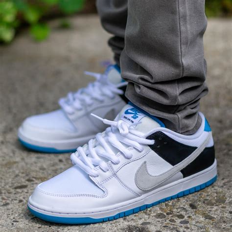 sb dunk low laser blue